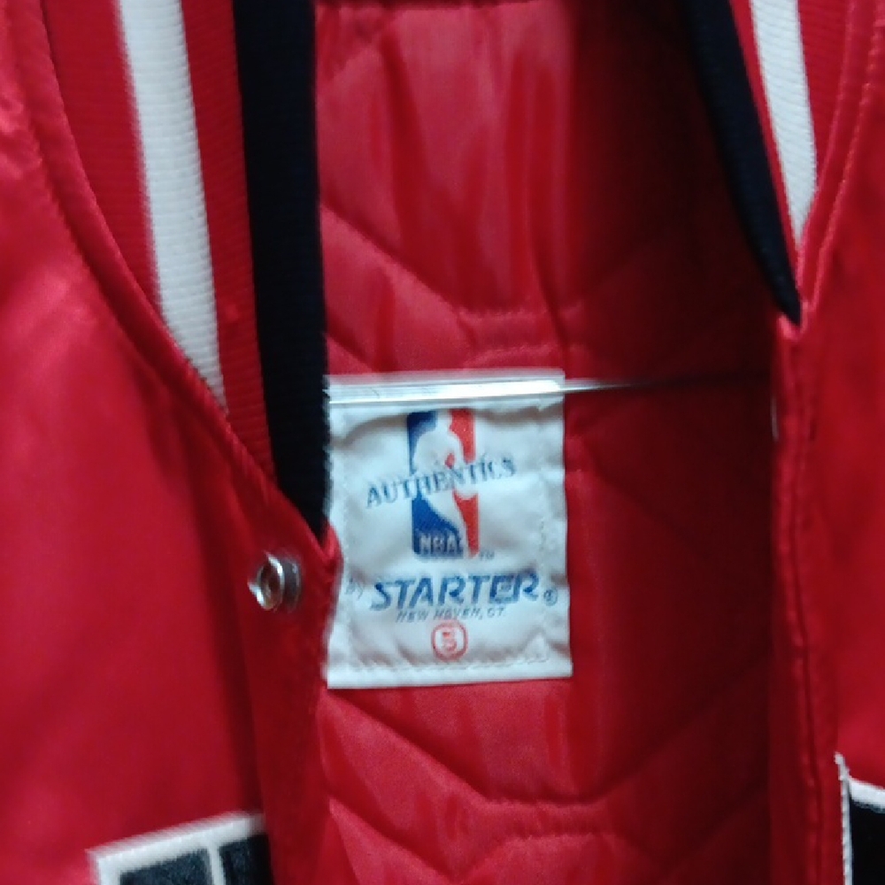 Chicago Bulls Mens Starter Jacket - Picture 2 of 4